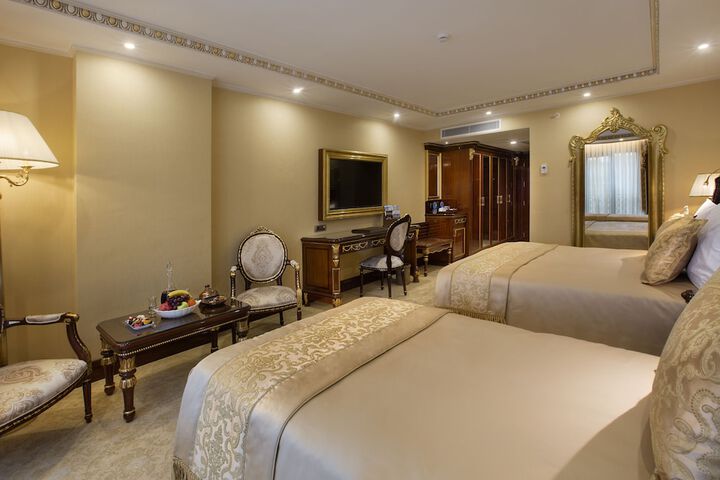 Room 14 of 114