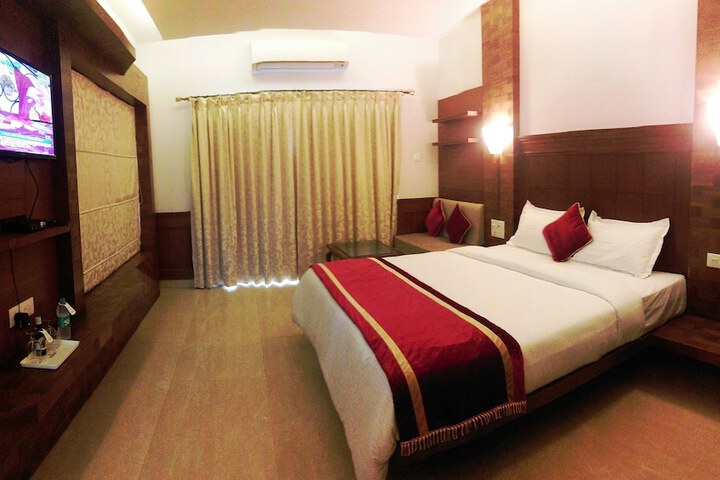 Room 4 of 25