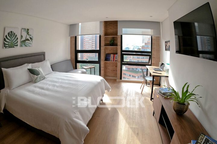 Room 7 of 9