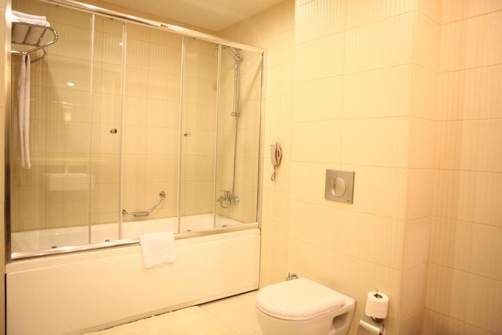 Room 19 of 37