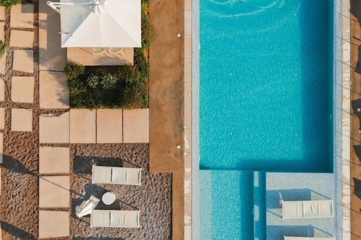 Pool 61 of 100