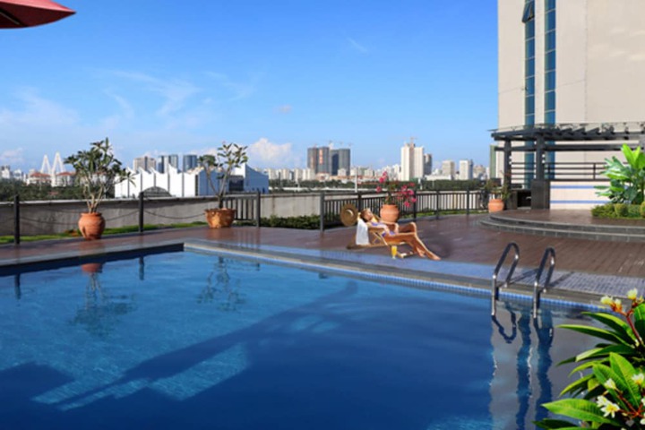 Pool Hotel