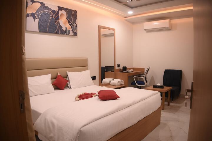 Room 14 of 28