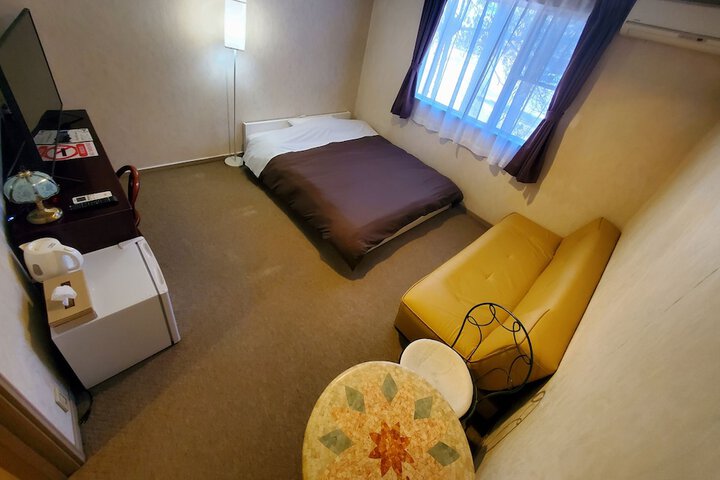 Room 33 of 69