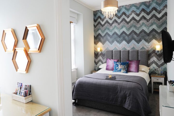 Room 12 of 90