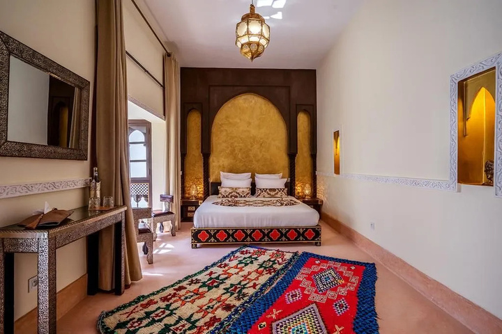 Room 4 of 6