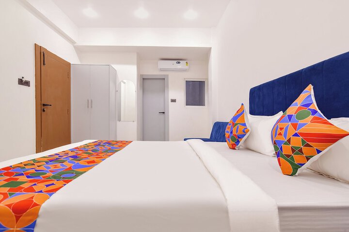 Room 15 of 28