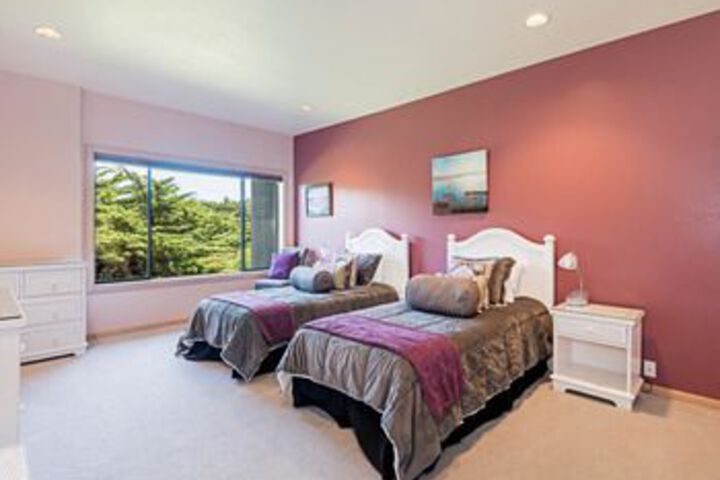 Room 8 of 21
