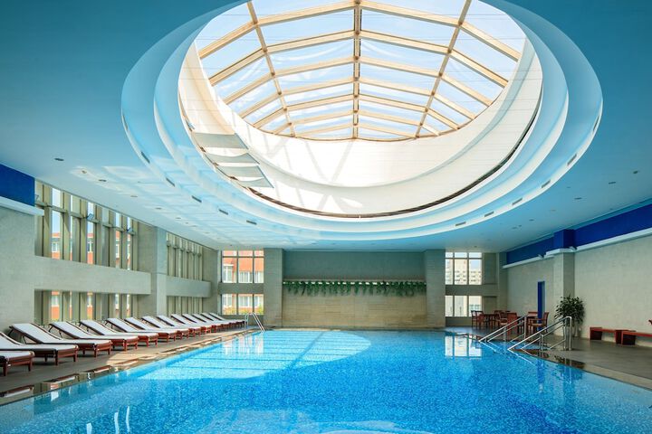 Pool Hotel