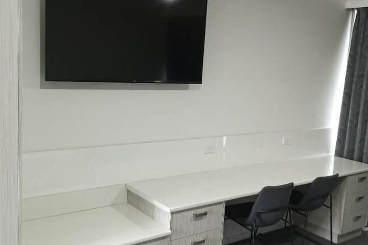 Room 9 of 16