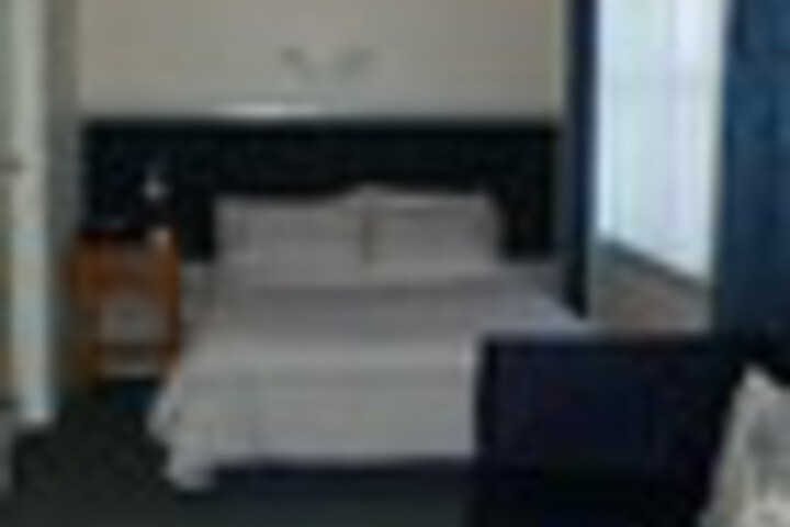 Room 35 of 123