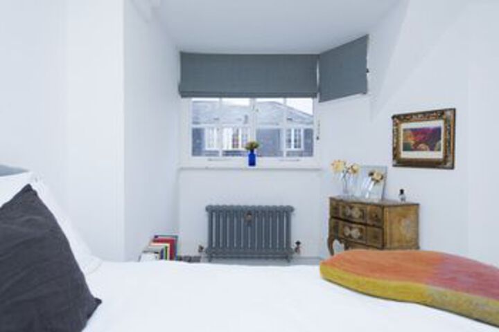 Room 9 of 26