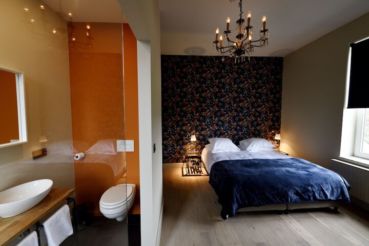 Room 10 of 63