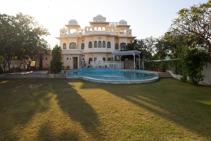 Pool 17 of 26