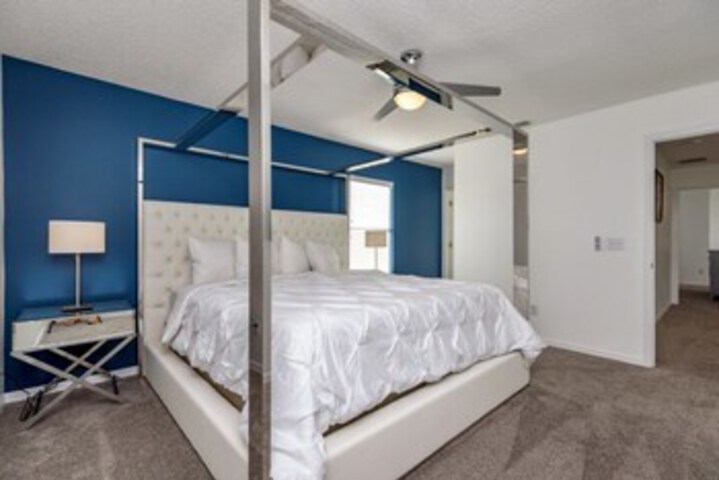 Room 10 of 25