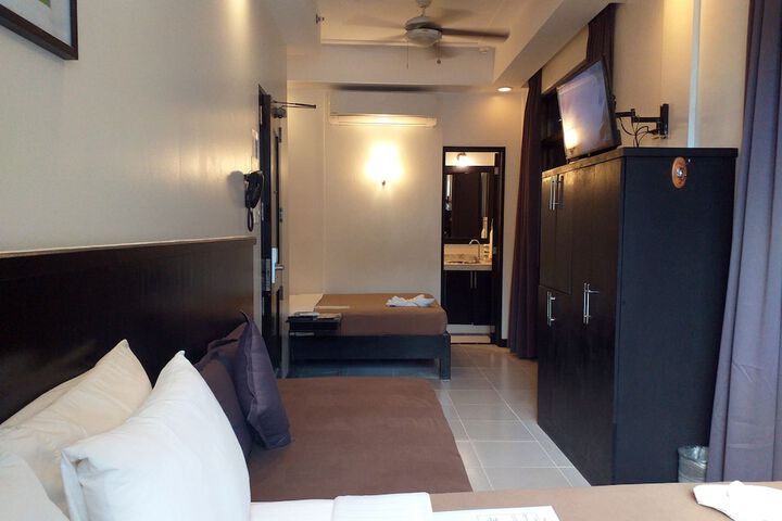 Room 50 of 80