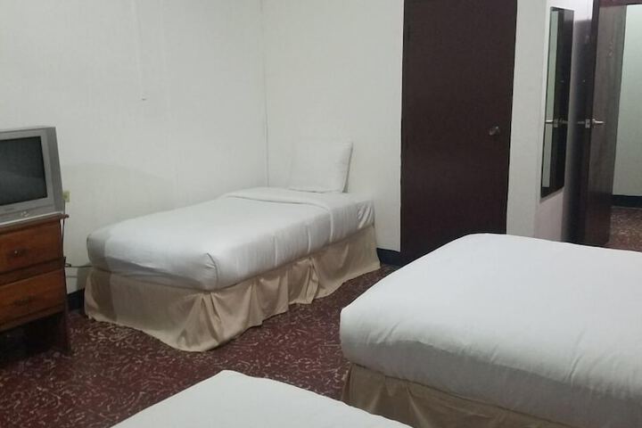 Room 7 of 15