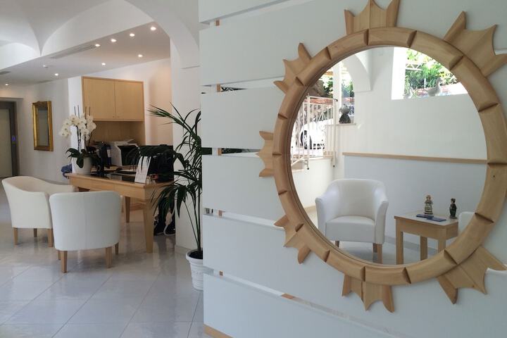 Guest Lobby