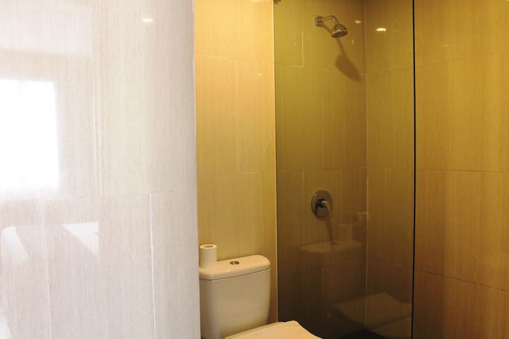 Room 70 of 115