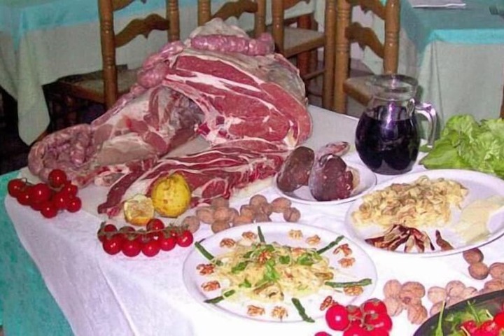 Dining 40 of 55