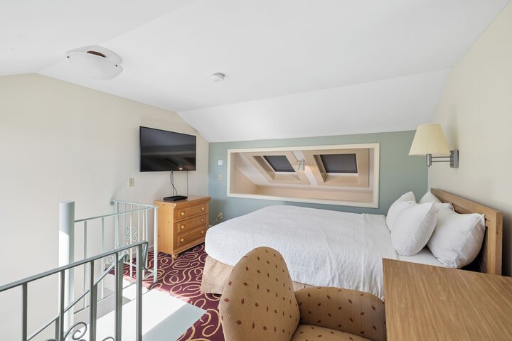 Room 46 of 112