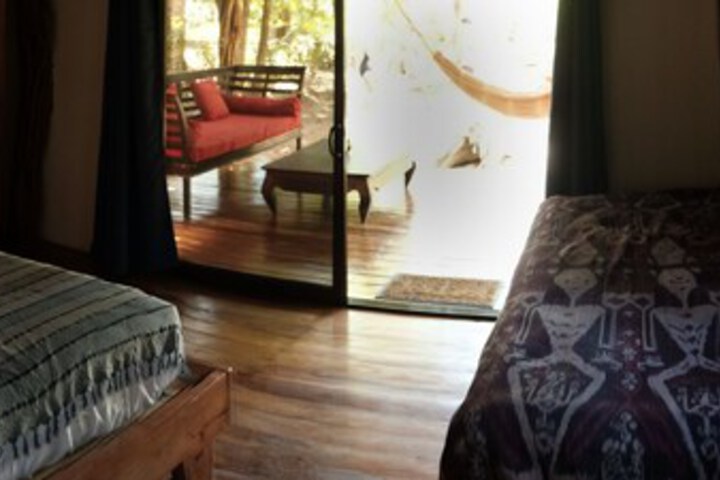 Room 2 of 25