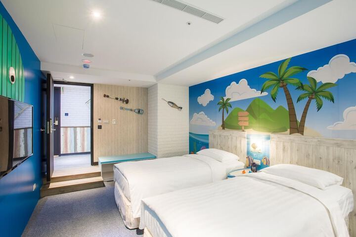 Room 22 of 35