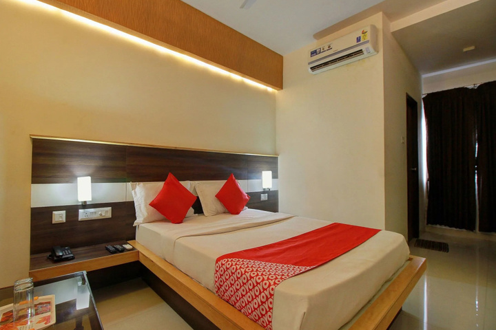 Room 5 of 17