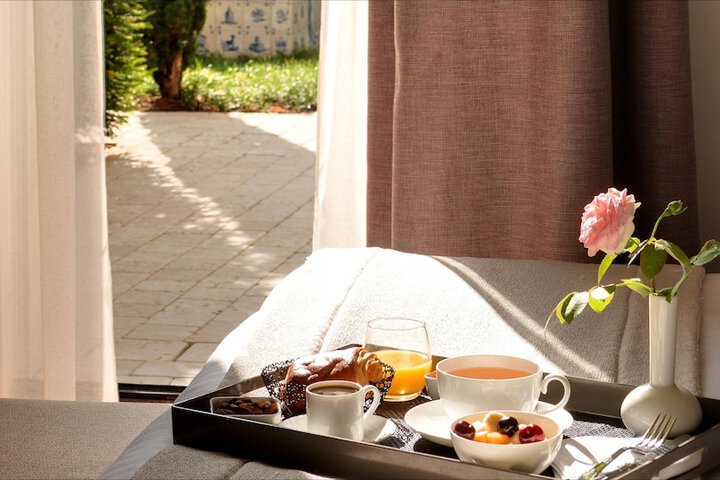 Breakfast/Coffee Service 73 of 105