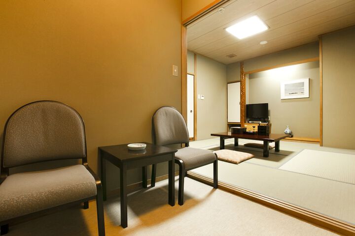 Room 8 of 46