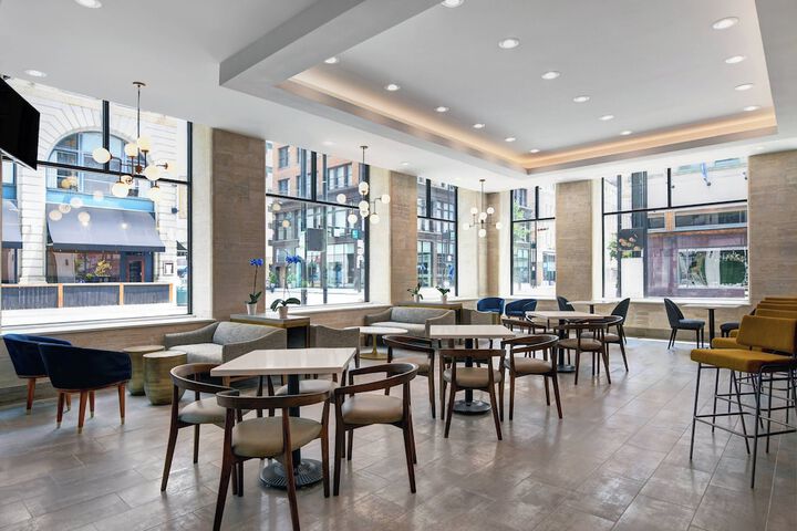 Lobby lounge