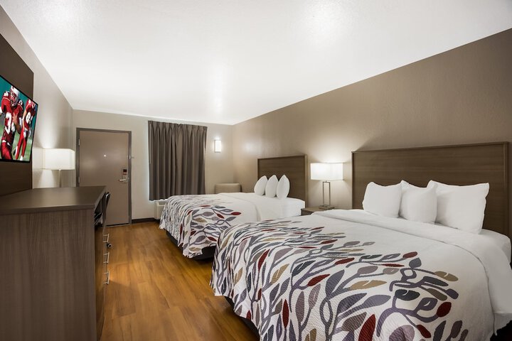 Room 13 of 34