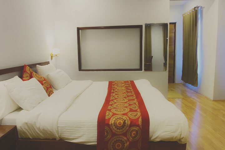 Room 3 of 17