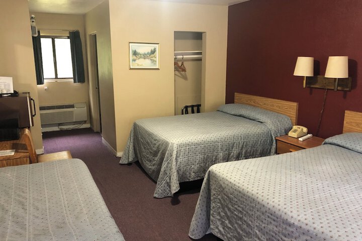 2 Double Beds (5 of 14)