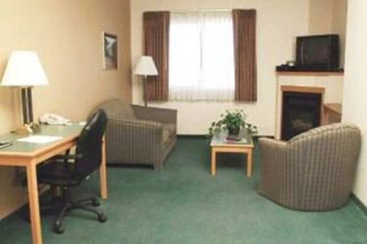 Room 2 of 6