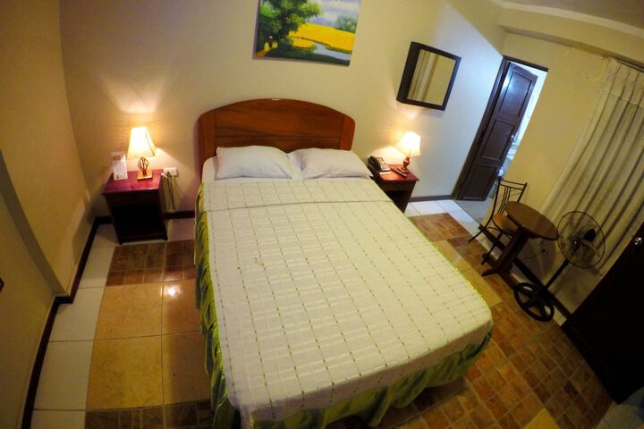 Room 8 of 28