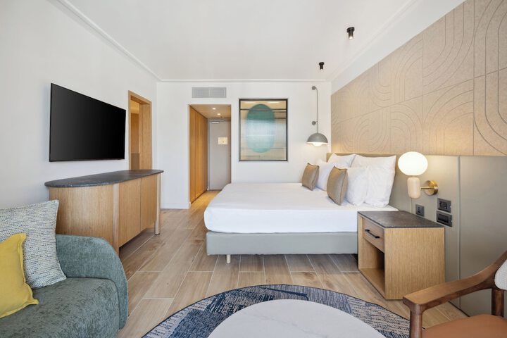 Room 46 of 145