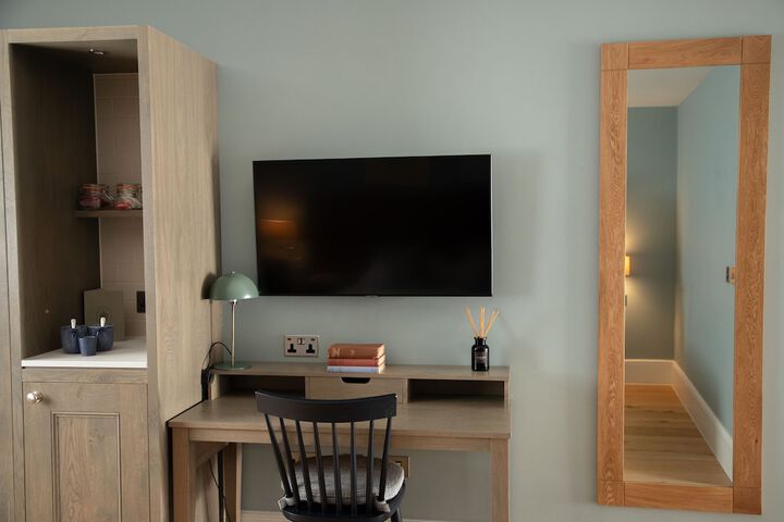 Room 2 of 53