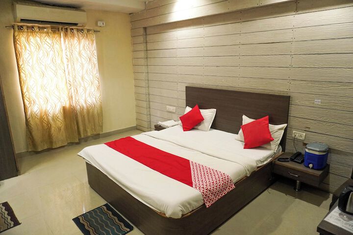 Room 2 of 27