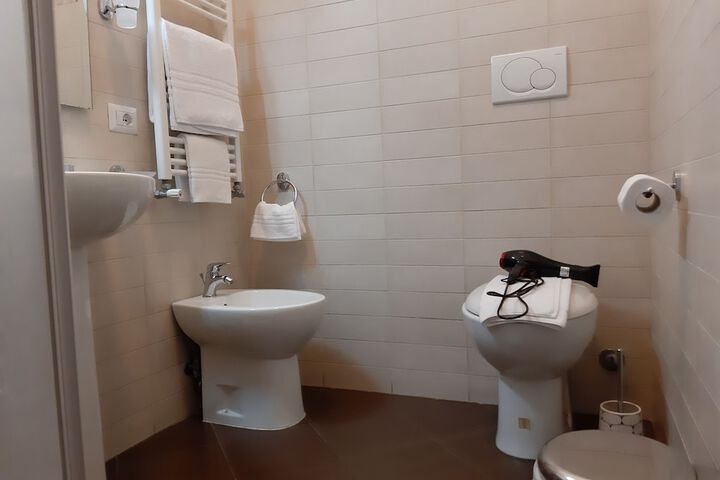 Room 21 of 36