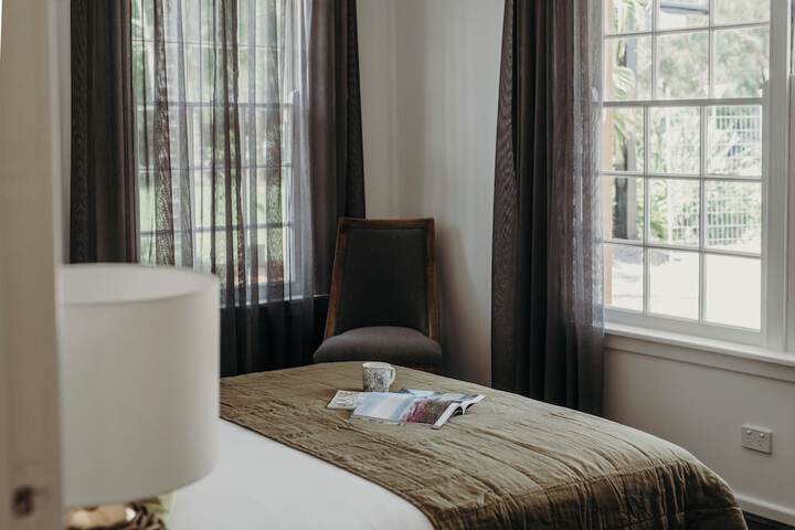 Room 2 of 38