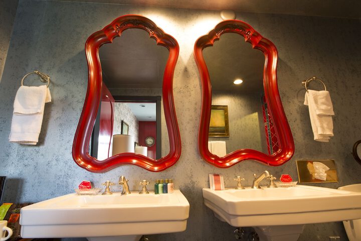 Bathroom sink