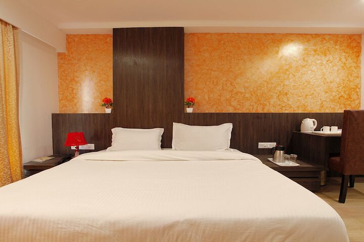Room 10 of 19