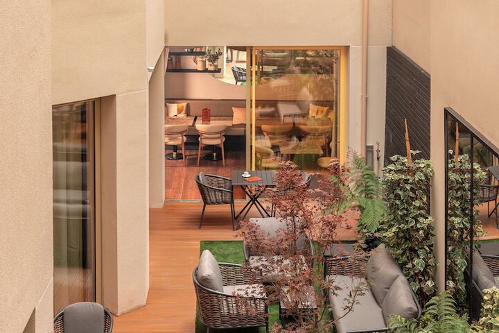 Terrace/Patio 48 of 50