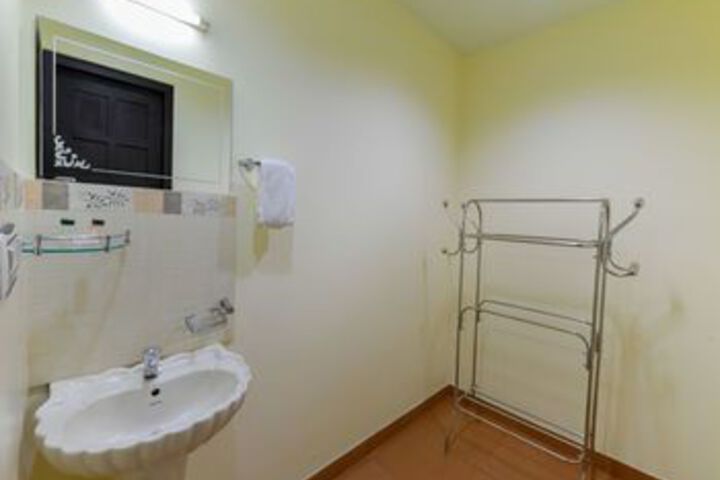 Room 6 of 24