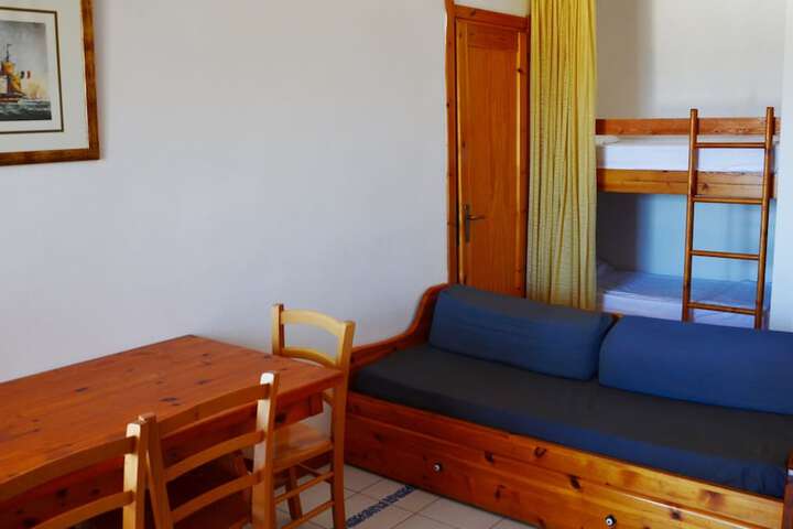 Room 11 of 34