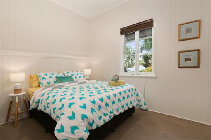 Room 5 of 12