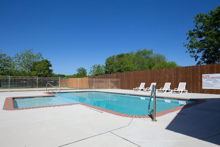 Pool 32 of 47