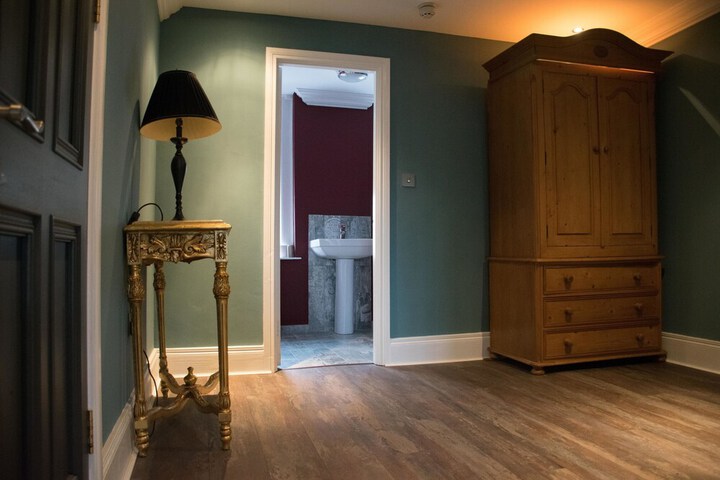 Room 7 of 22