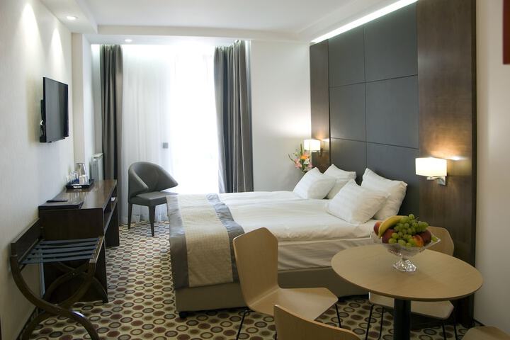 Room 26 of 64